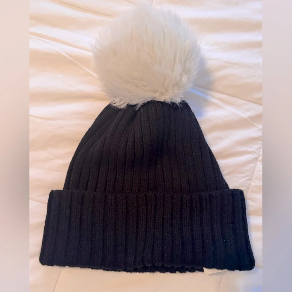 14th & UNION Black Beanie Hat w White Faux Fur Pom Pom Top